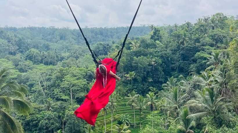 Bali: ATV Quad Bike, Monkey Forest, Jungle Swing with Lunch - Walking Through Tegalalang Rice Terrace