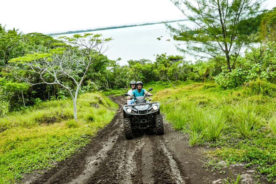 Bora Bora Adventures ATV / QUADS Tours - Getting comfortable on the quad
