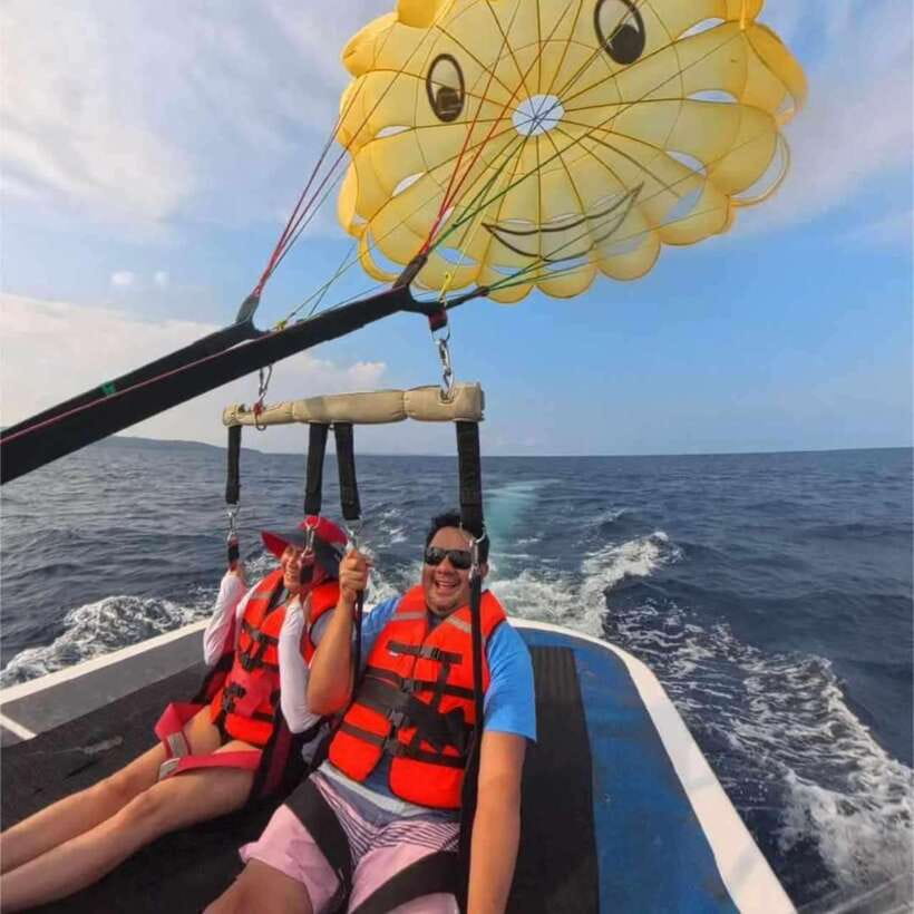 Boracay: Parasailing, Island Hopping, ATV Ride and Kawa Bath - A full day that puts parasailing first