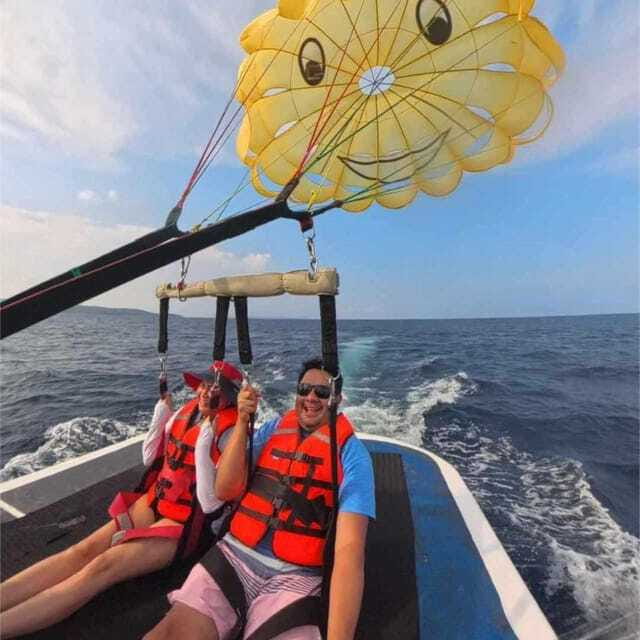 Boracay: Parasailing, Island Hopping, ATV Ride and Kawa Bath - Speedboats and tuk-tuks connect the two halves