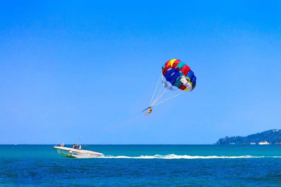 Buggy Tour and Parasailing Experience - What guides and language support add