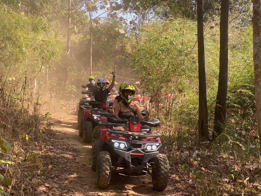 Chiang Mai: ATV, White Water Raft, & Sticky Waterfall Tour - Group size and guide service