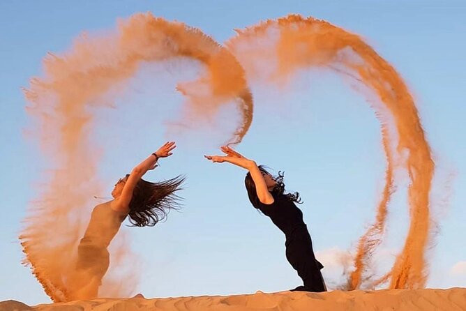 Dubai Desert Safari with BBQ And 4W Land Cruiser Dune Bashing Experience - What the guides add to the day