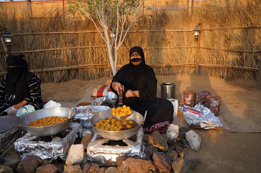 Dubai: Red Dunes Quad Bike with Sandboarding, Camels and BBQ - Choosing the right departure time