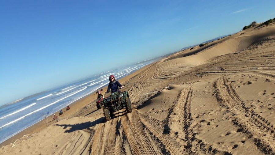 Essaouira P12 : 1h Quad bike tour and 1h dromedary Ride - Who will enjoy this most?