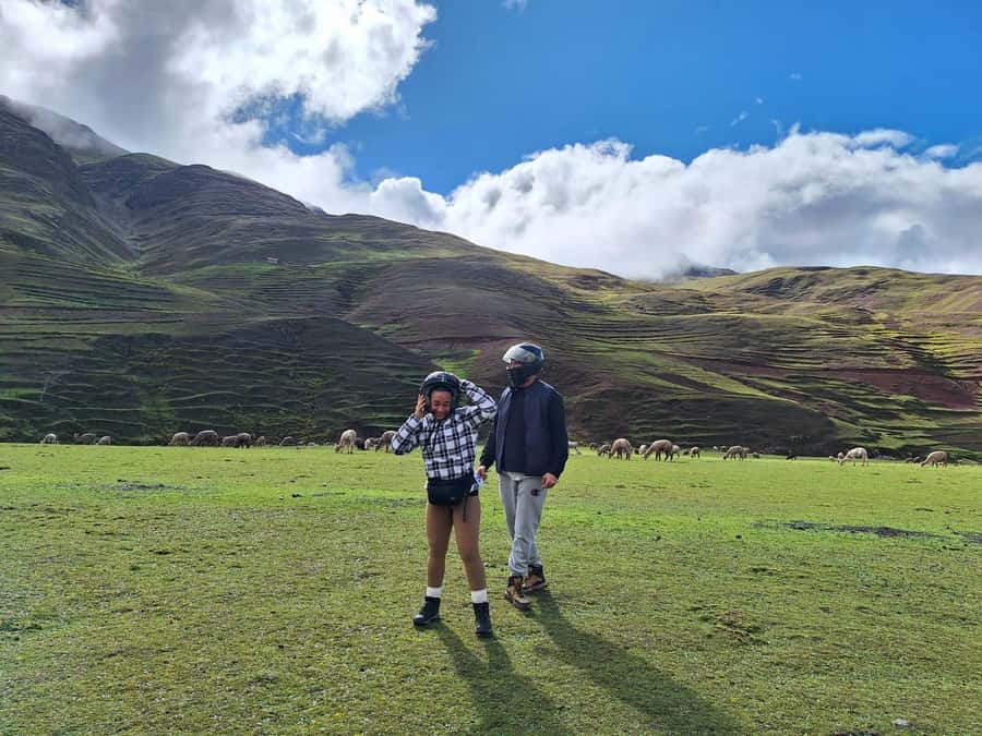 From cusco: Rainbow Mountain ATV Tour with meals - What to wear for a cold mountain morning