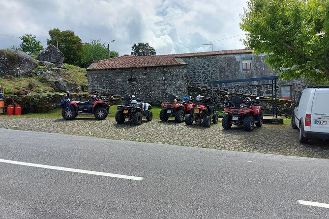 hike quad mountain altitude 825m / hike atv mountain altitude 825m - Leaving Braga for the Meixedo Hills
