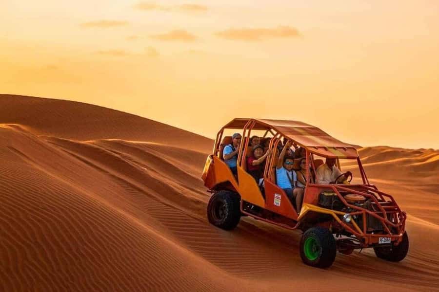Huacachina: Buggy en las Dunas al Atardecer y Sandboarding - Why Huacachina looks best from the dunes
