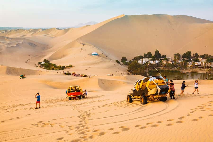 Huacachina: Buggy en las Dunas al Atardecer y Sandboarding - The buggy ride is the main event