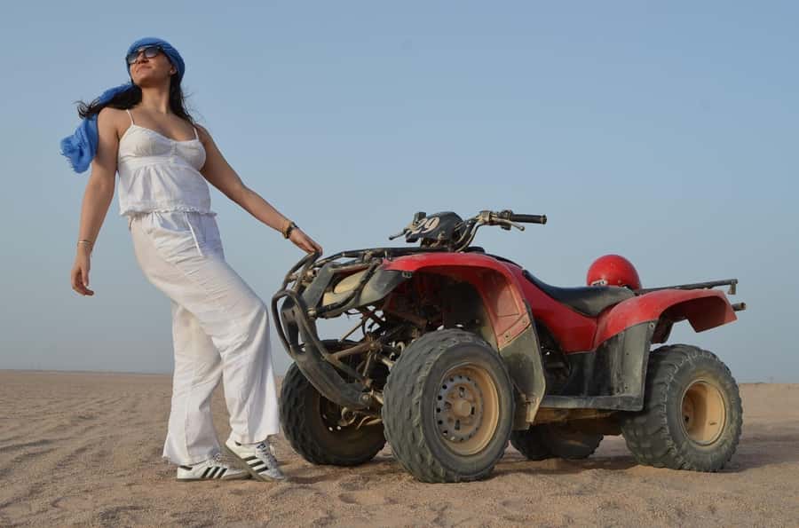 Hurghada: Quad and Buggy Safari with Dinner and Show - Oriental show, belly dancing, and fire performance