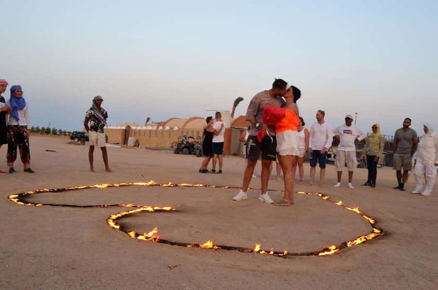 Hurghada: Quad Bike and Camel Ride with Dinner and Show - Guides, languages, and the value of the human side