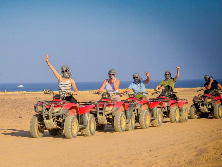 Hurghada: Quad Bike, Camel, Show, Dinner, & Stargazing Trip - Dinner, show, and stargazing after dark
