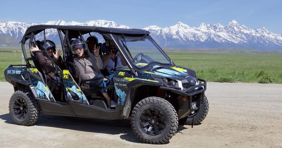 Jackson Hole: Togwotee Mountain Lodge UTV Rental - Finding your way with the map and GPS