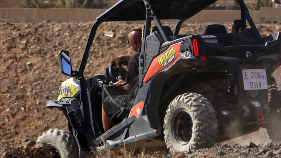 Lanzarote: 3 Hour Buggy Tour with views of the Volcano Park - What the driving feels like