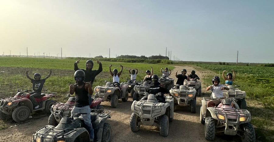 MIAMI: ATV OFF-ROAD TOUR WITH PICTURES & VIDEOS - Getting ready at the red fence