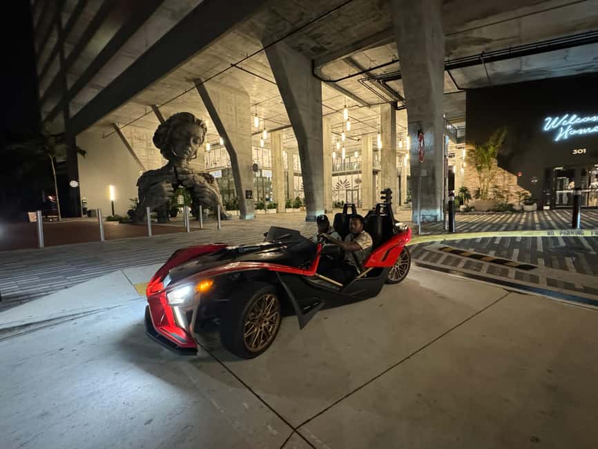 Miami: Polaris Slingshot Rental - Arriving at the Expansive Building, Suite 307