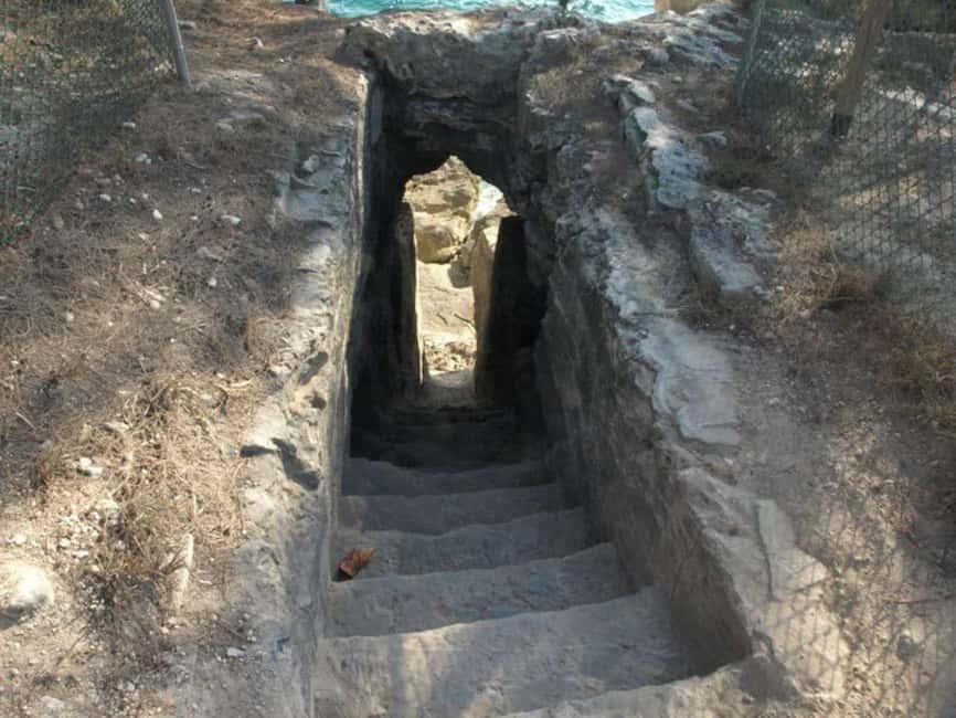 Nassau: ATV Guided Tour - Queen’s Staircase and the old military center