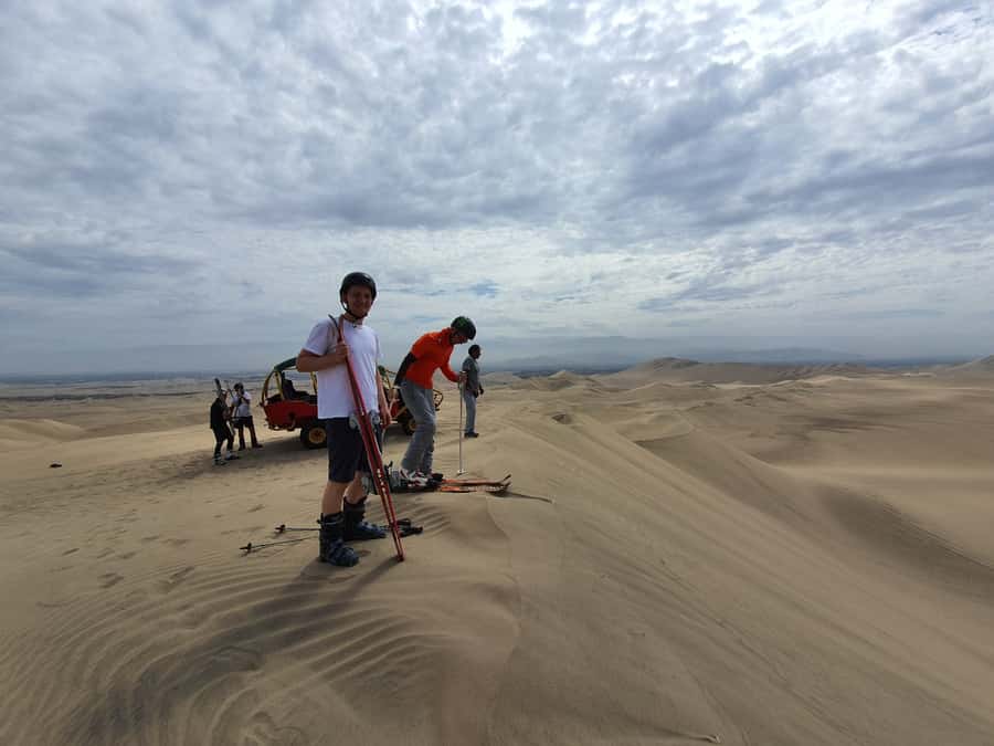 Paracas or Pisco: Private Huacachina Oasis Tour & Buggy Ride - What the $100 price really buys