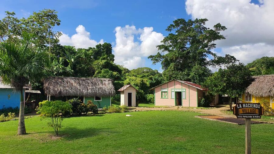 Punta Cana: Buggy and Zipline Adventure at La Hacienda - Lunch is more than a basic park meal